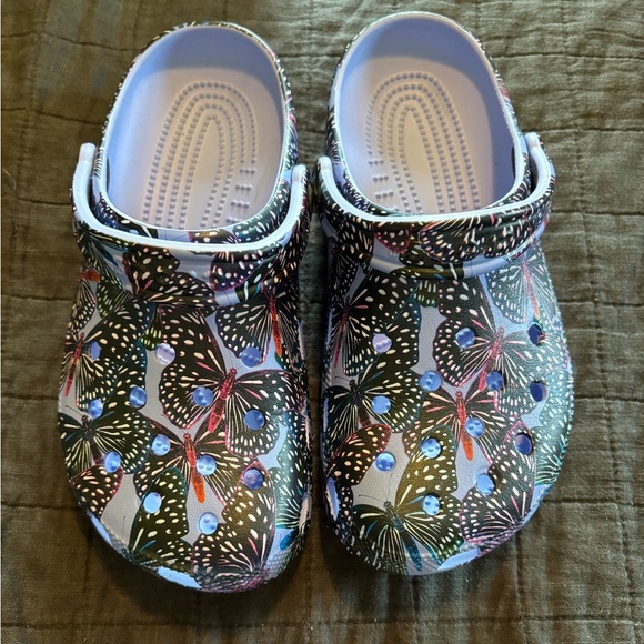 CROCS Classic Butterfly Clog Sandals Mens
Size 6 Womens Size 8 Purple Multi - Picture 2 of 5
